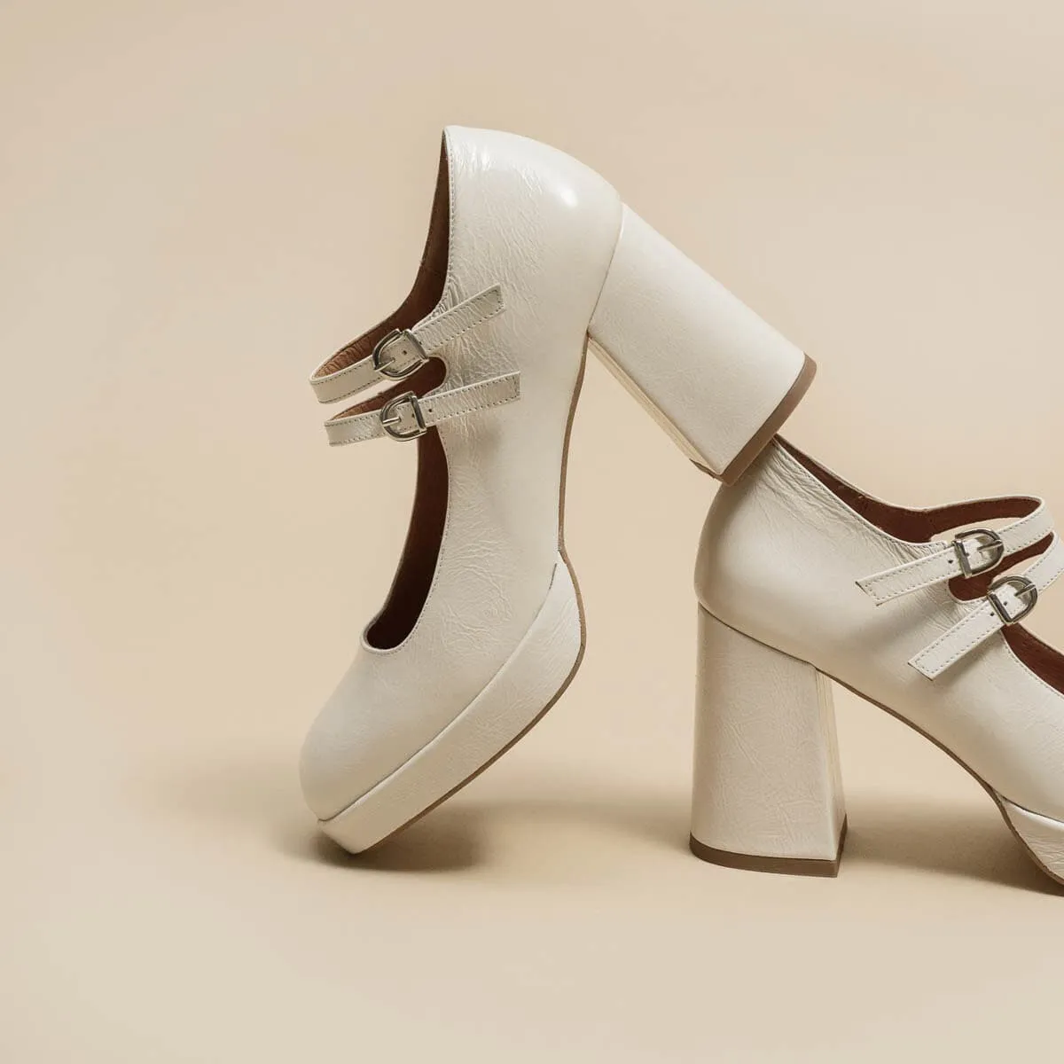 088- Verite Cuir Brillant Ecru