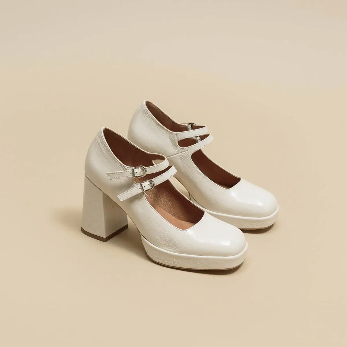 088- Verite Cuir Brillant Ecru
