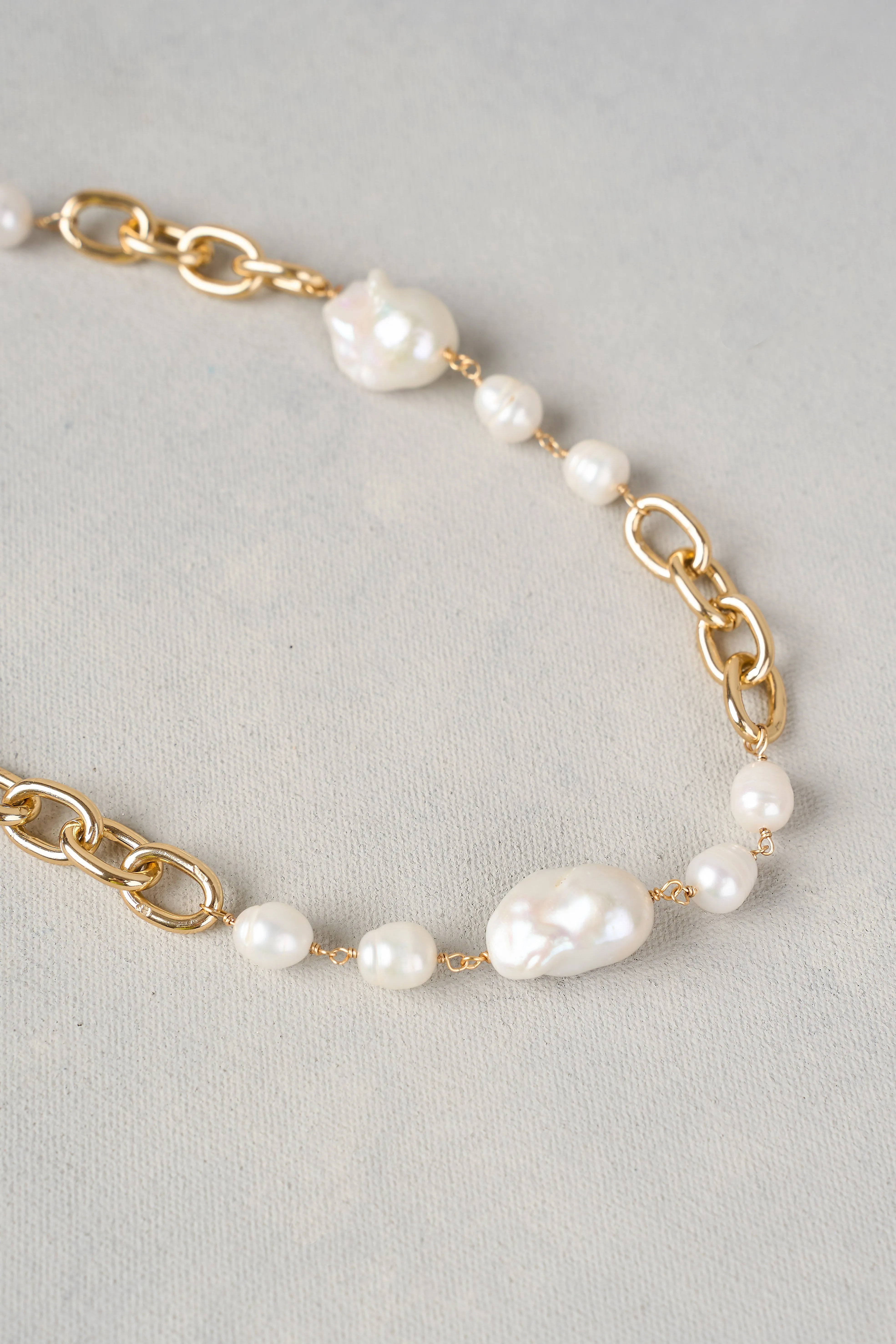 Baroque Pearl & Chain Necklace - Gold