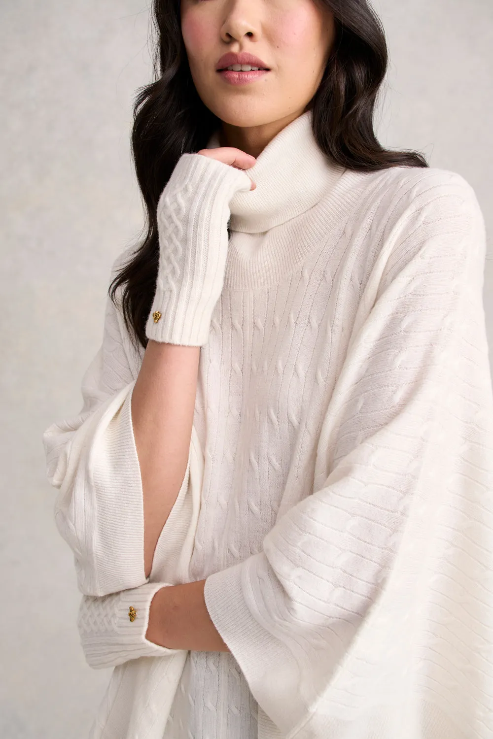 Catriona Wool Cable Mittens - Eggshell