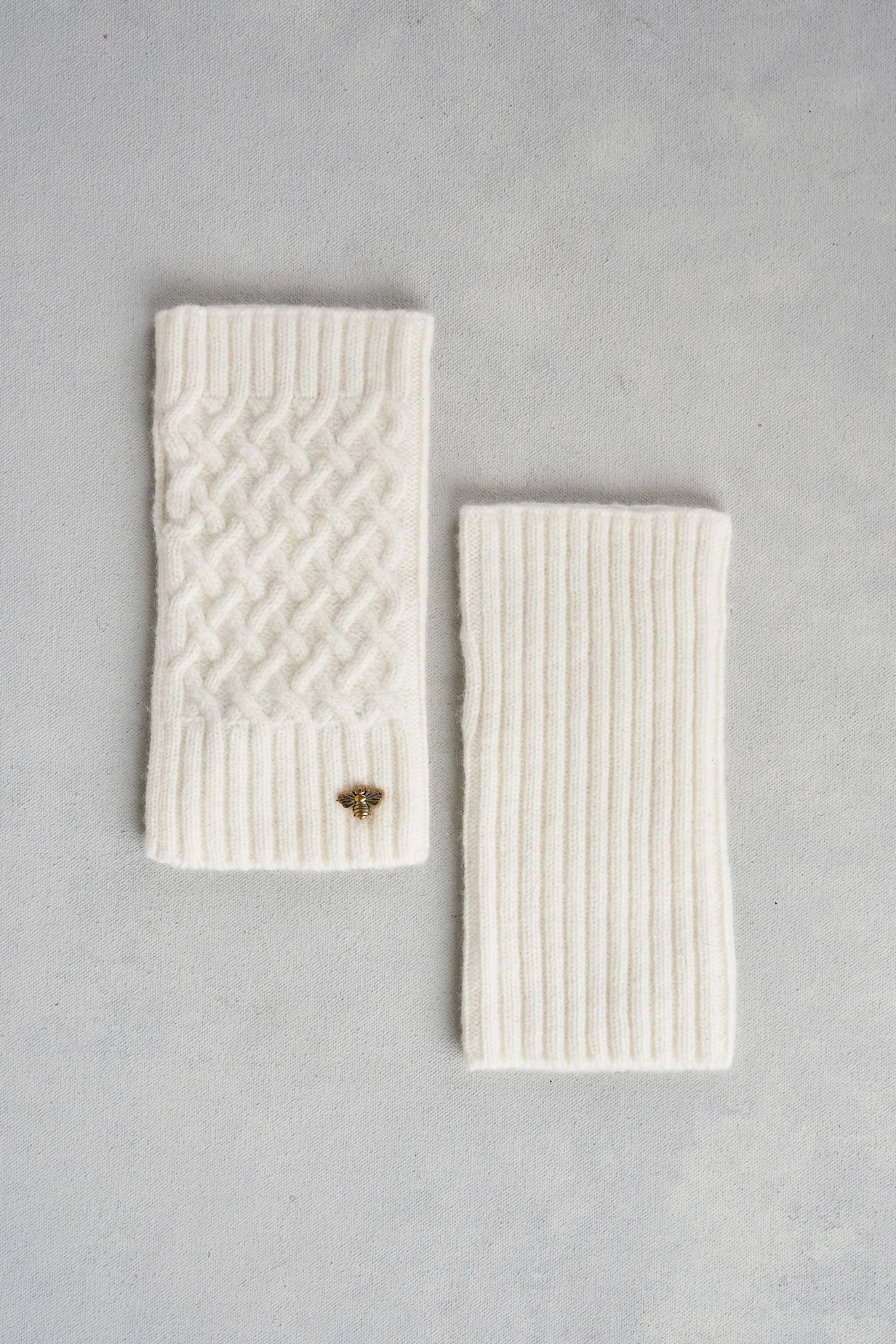 Catriona Wool Cable Mittens - Eggshell