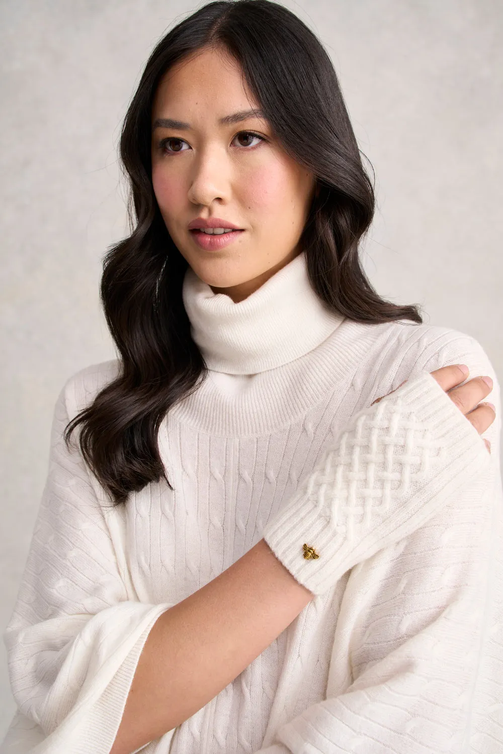 Catriona Wool Cable Mittens - Eggshell