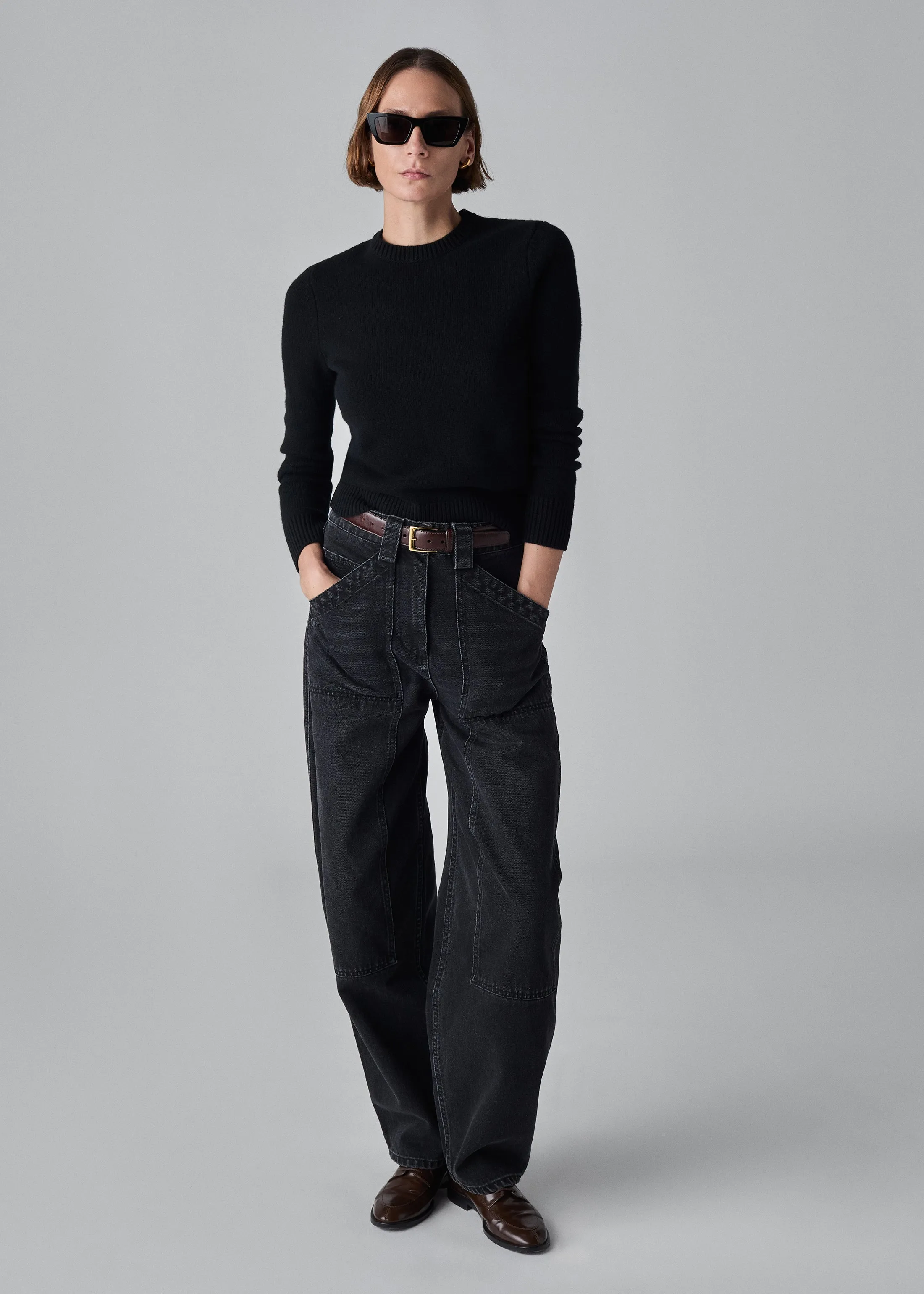 Classic Crew Sweater in Cashmere  - Black