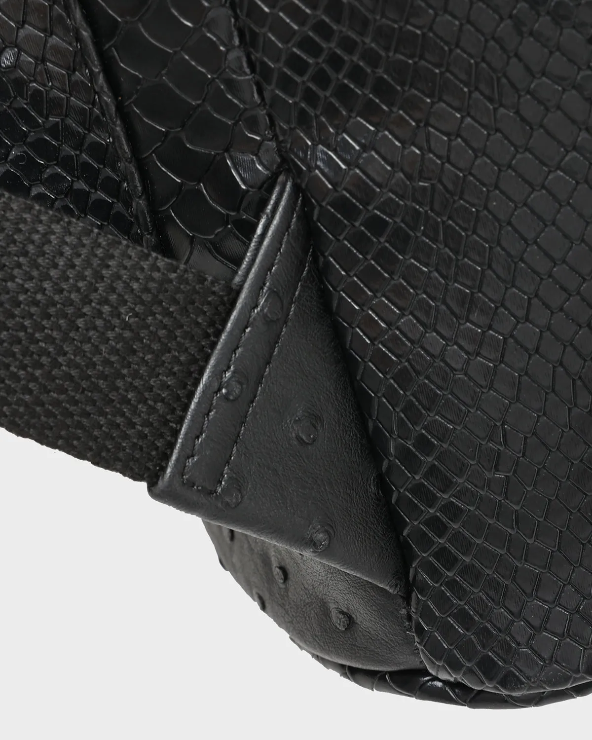 Cross Rolling Travel Set in Black
