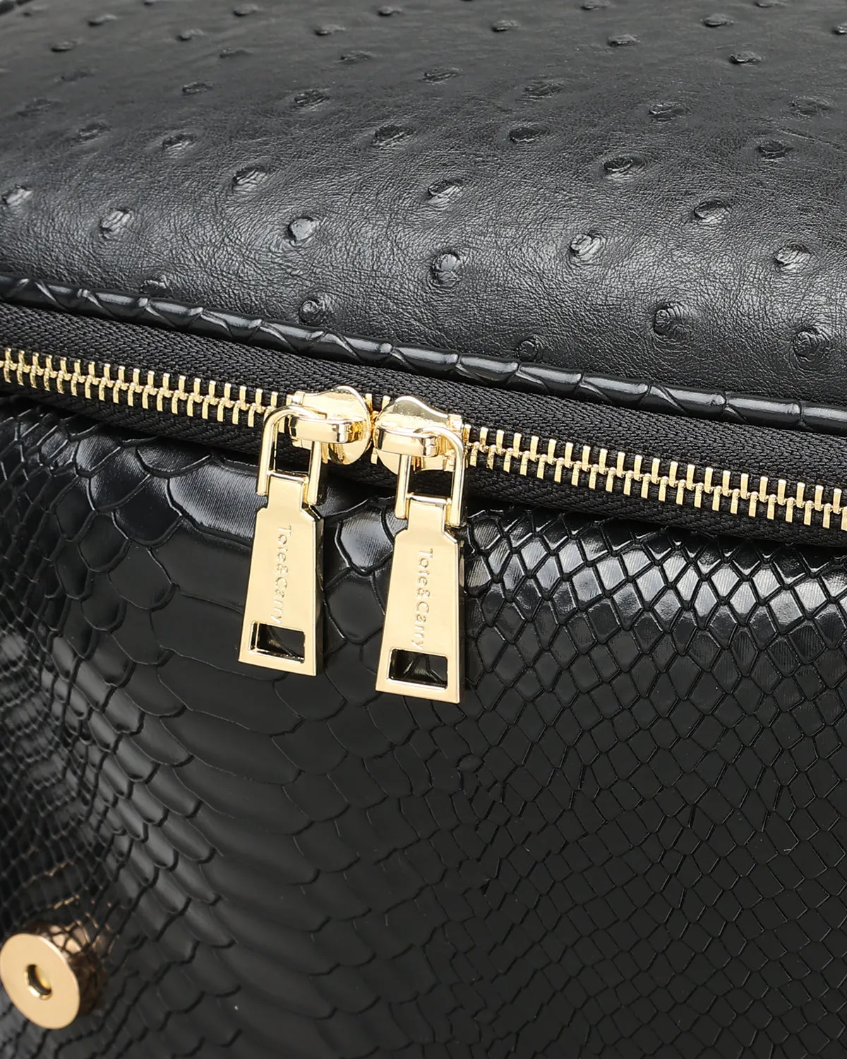 Cross Rolling Travel Set in Black