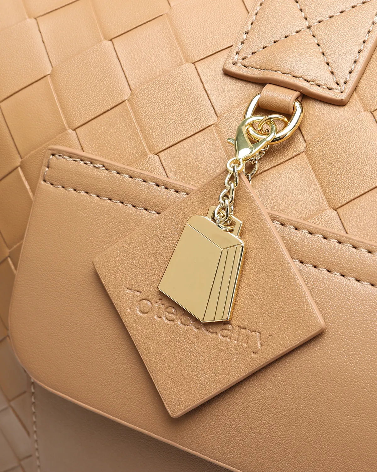 Duffle Bag Boy in Caramel Brown