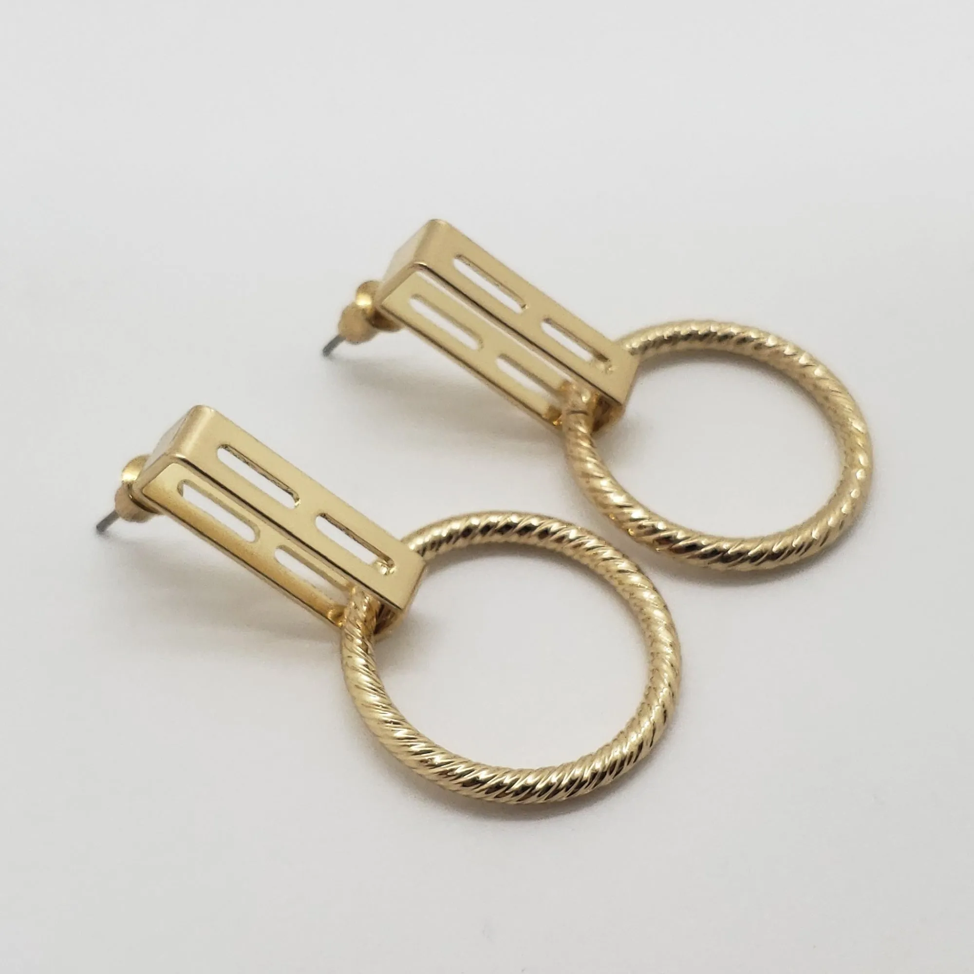 Everlasting Gold Drop Earring