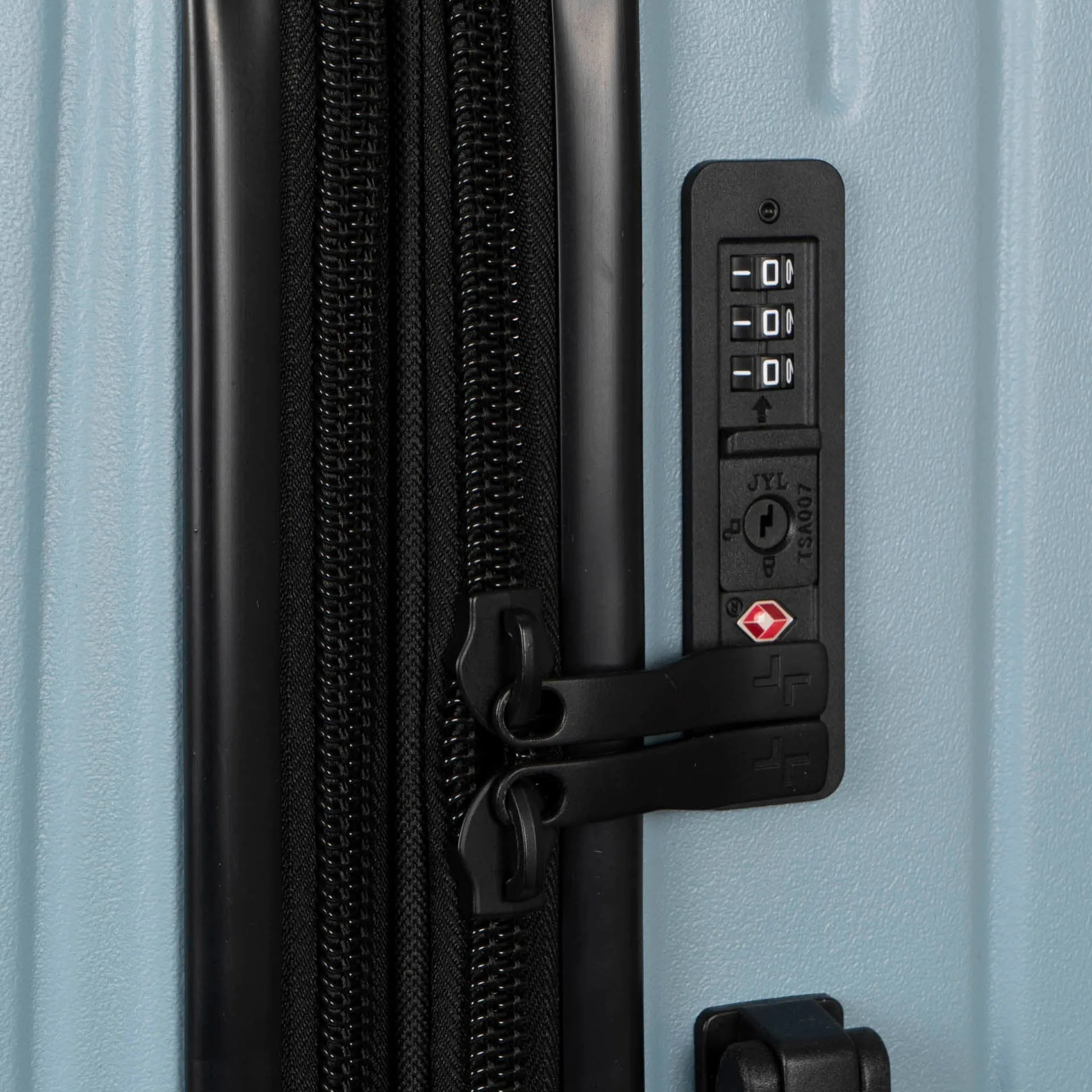 Legend Hardside 28 Luggage