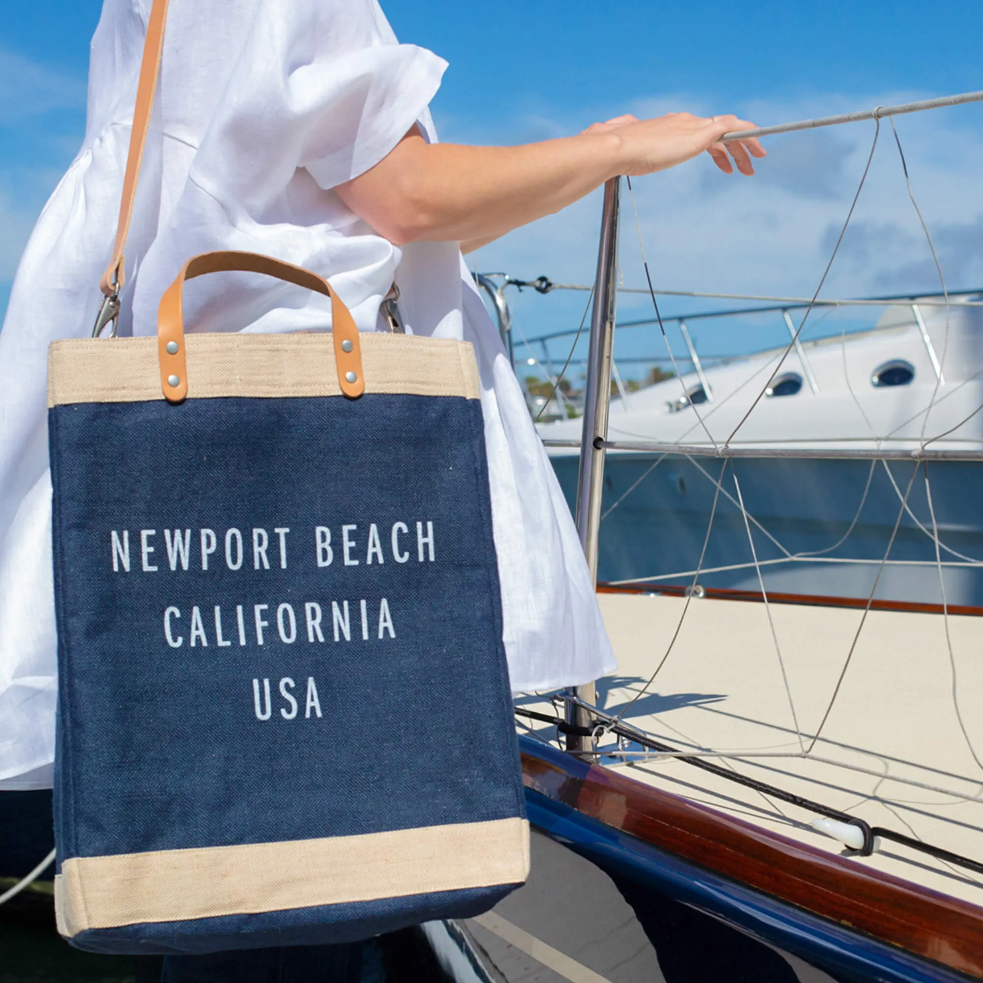 Market Bag in Navy with Strap