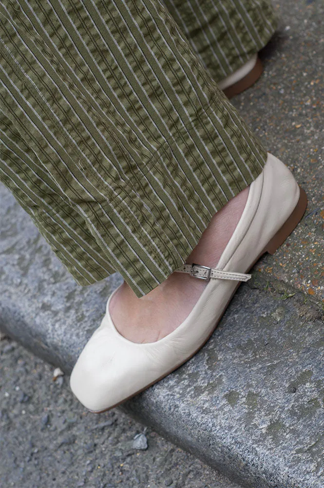 Pavement Elga Butter Pumps
