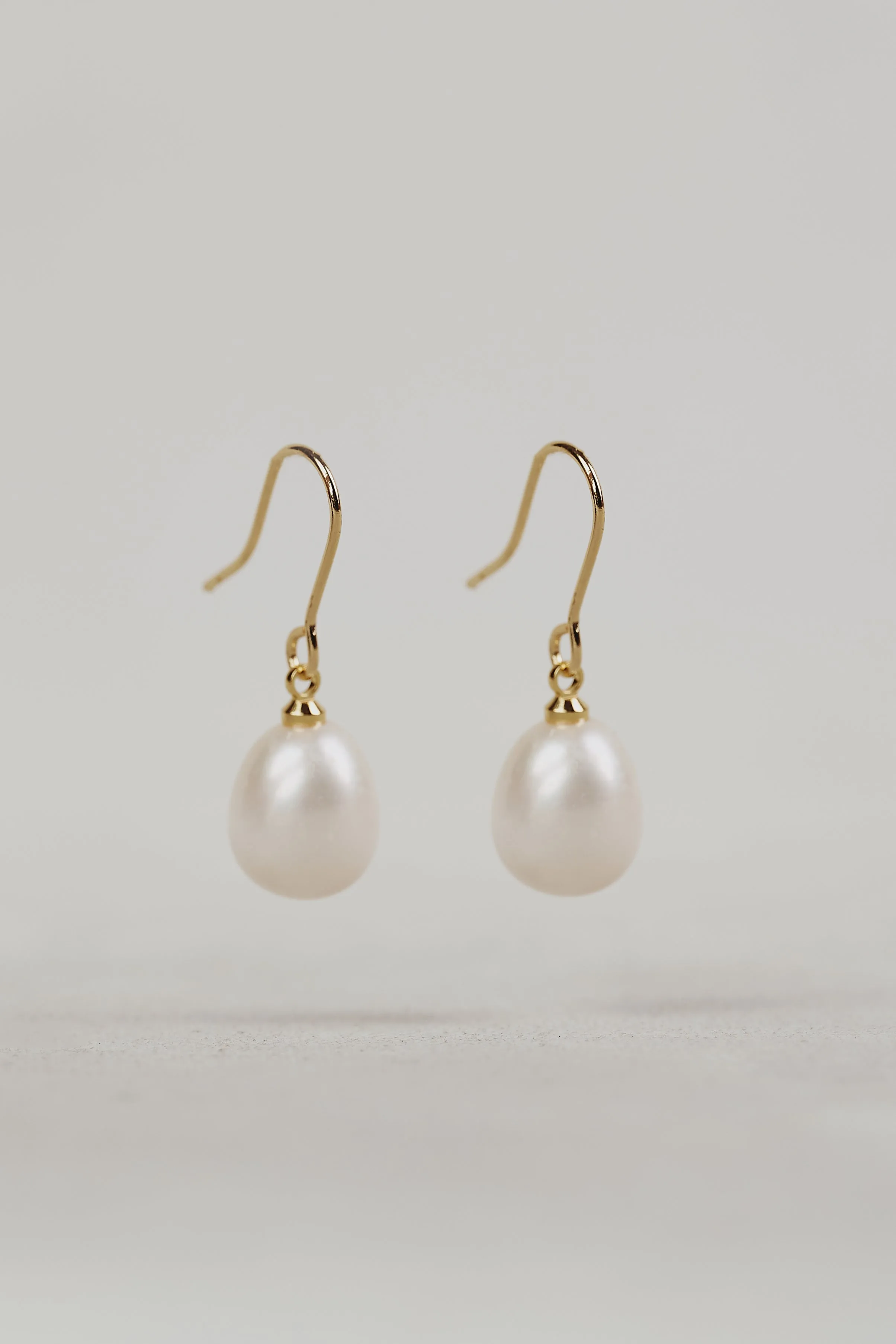 Pearl Drop Earrings - White