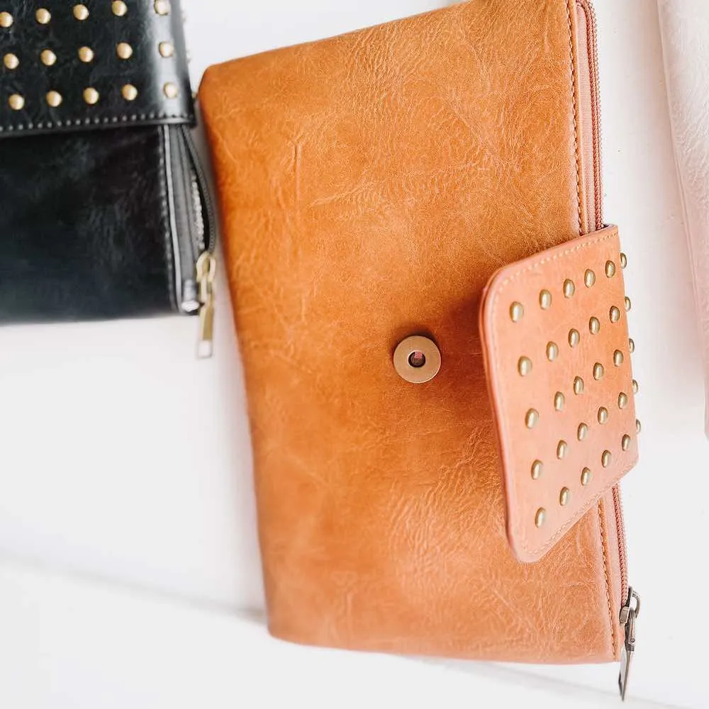 Riviera Maya Rivet Clutch