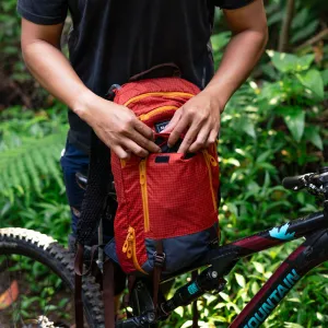 Syncline Backpack 12L - Red Tide